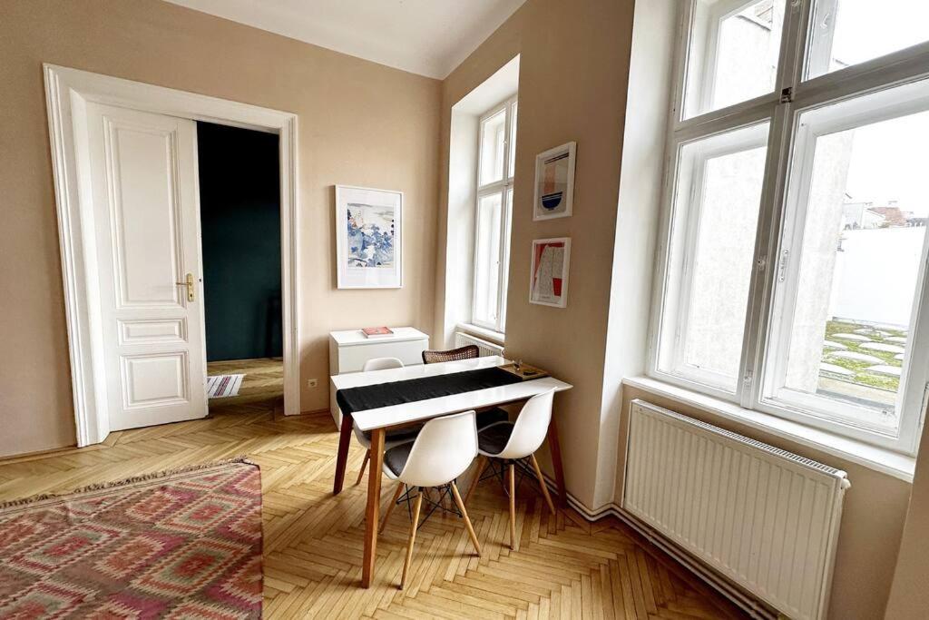 Ruhige & Grosse Altbauwohnung 7Min Zum Zentrum Wien Exteriör bild